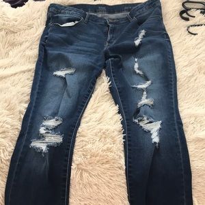 ANA DISTRESSED JEANS